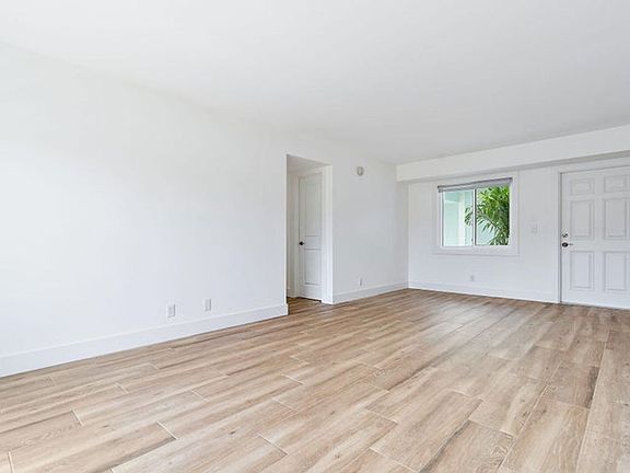 2nd image of 401 Southwind Dr APT 1