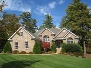 35 Scenic Ridge Dr, Hickory, NC 28601