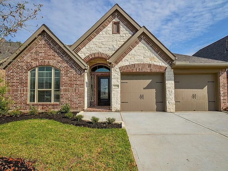 1326 Watercrest Park Ln — Photo 1