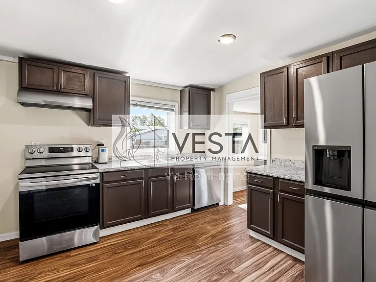 146 Underwood Rd — Photo 2