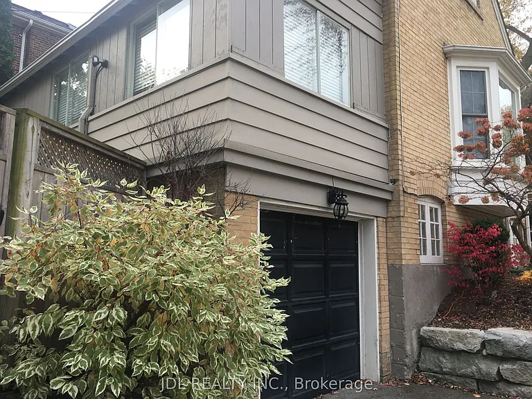 29 Highbourne Rd — Photo 3