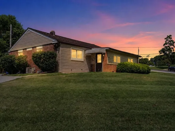 2220 Baldwin Run Dr, Aston, PA 19014