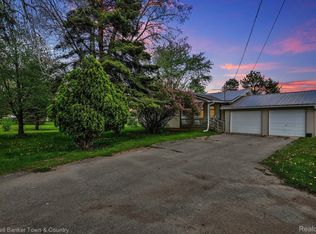 13295 New Lothrop Rd, Byron, MI 48418