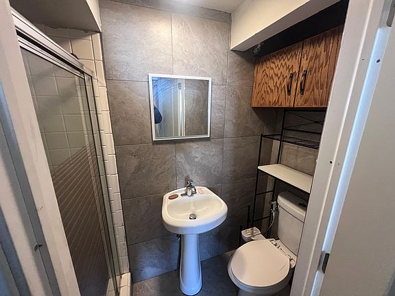 4th image of 4601 Larme Ave