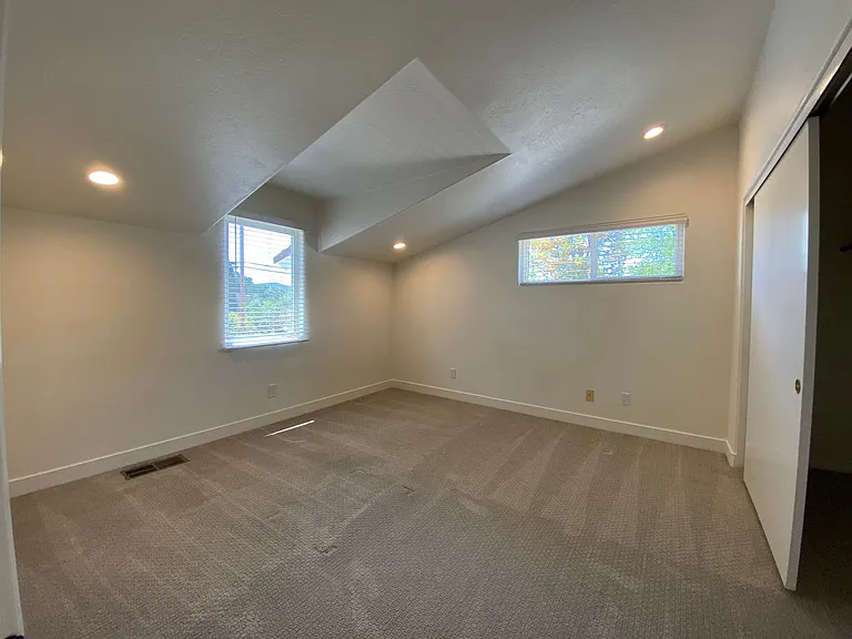 3010 N Broadway — Photo 29