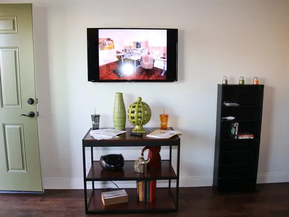 University Place, 5376 N 6th St #2B-1Ba-1043Sqft, Fresno, CA 93710