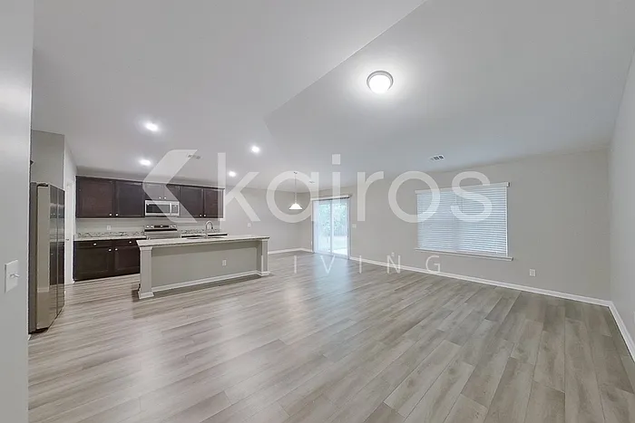 102 Bluff Rd — Photo 5
