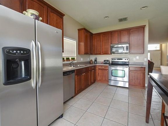 3rd image of 2106 Senate Ave