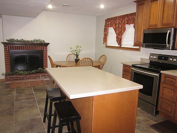 4th image of 37 Kellwood Dr