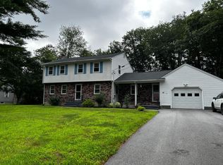 15 Old Farm Rd, Topsham, ME 04086