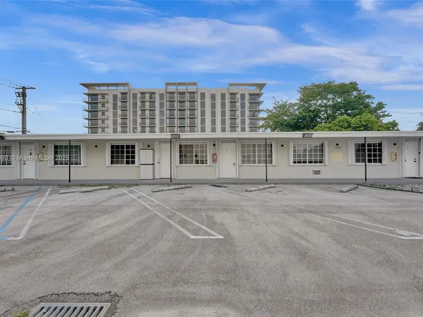 1085 NE 126th St, Miami, FL 33161