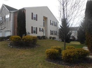 6814 Hunt Dr, Macungie, PA 18062