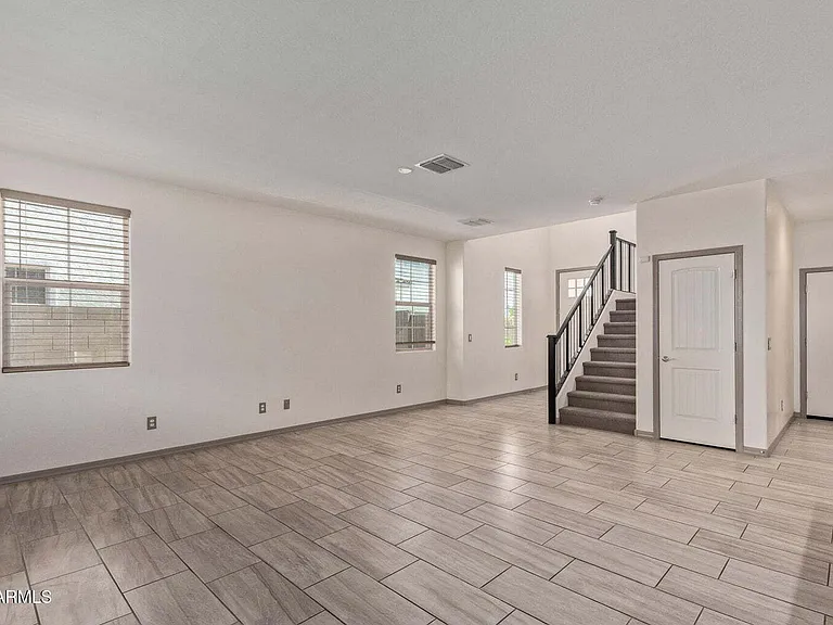 905 S Canal Dr #30 — Photo 9