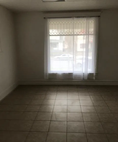 1112 W Sharp Ave #B — Photo 8