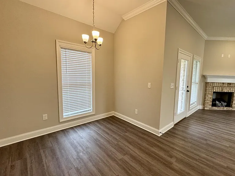 706 Kathleen Dr — Photo 16