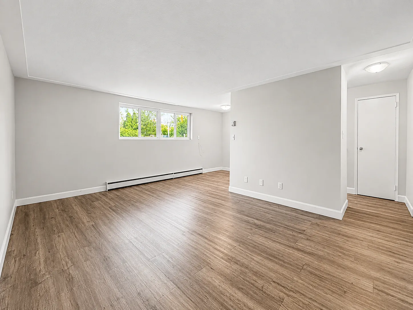 2 bedroom - 1100 Wellington St Sarnia ON N7S 1E6 — Photo 3