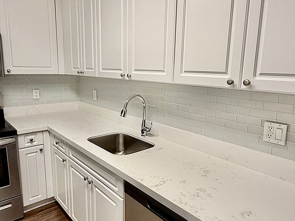 2nd image of 255 Evernia St APT 1011