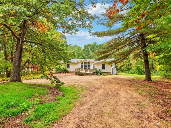 W1292 Arbor Lk N, Lyndon Station, WI 53944