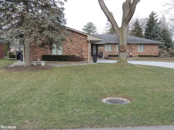 24419 Chelsea St, Clinton Township, MI 48036
