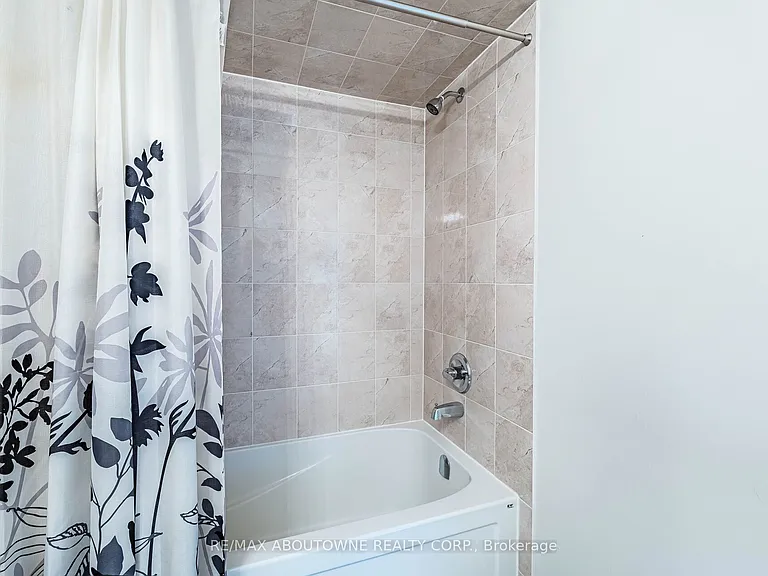 81 Pettitt Dr — Photo 40