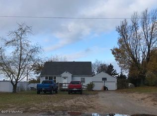 77 N Nelson Rd, Ludington, MI 49431