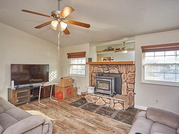 4th image of 15643 Sitting Bull St