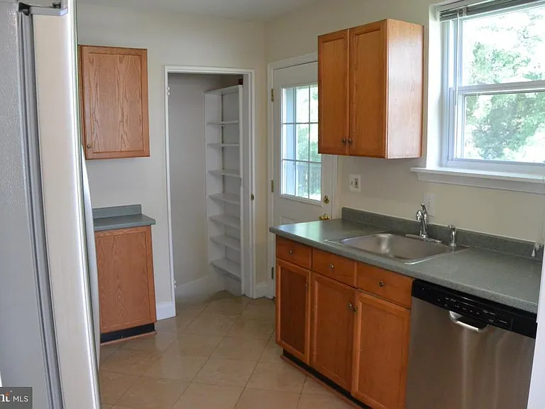 3720 Terrace Dr — Photo 5