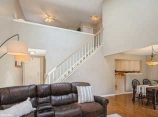 707 Clover Hill Ct, Elk Grove Village, IL 60007