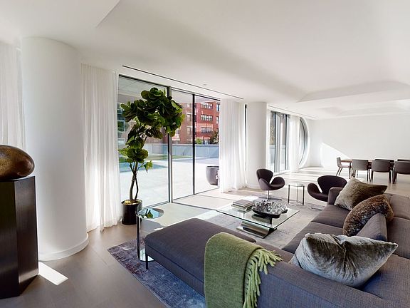 4th image of 520 W 28th St APT 1
