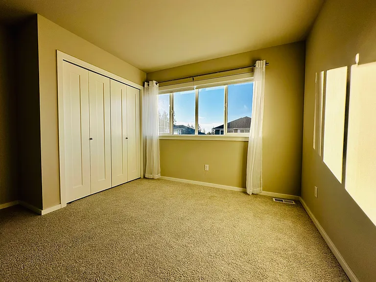 2nd floor - Bedroom 1