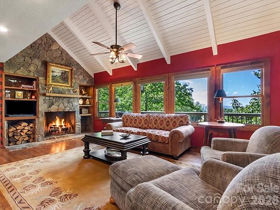 4th image of 121 Ivy Ridge Rd