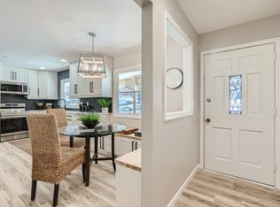 5825 Golden Valley Rd, Golden Valley, MN 55422