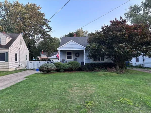 23785 Maple Ridge Rd, North Olmsted, OH 44070