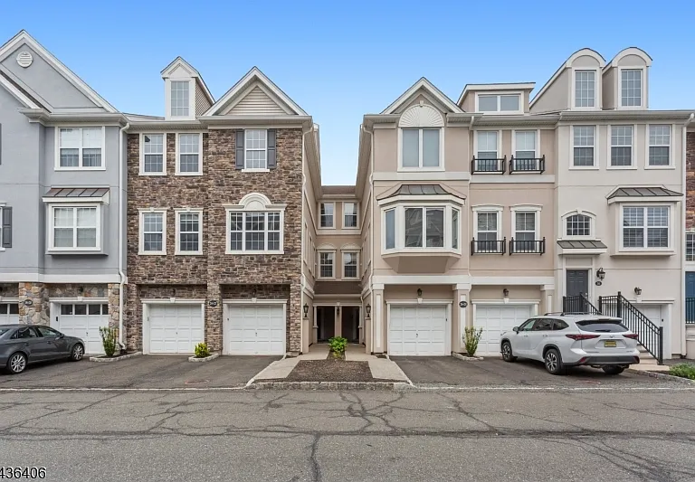 28 Devonshire Dr — Photo 6