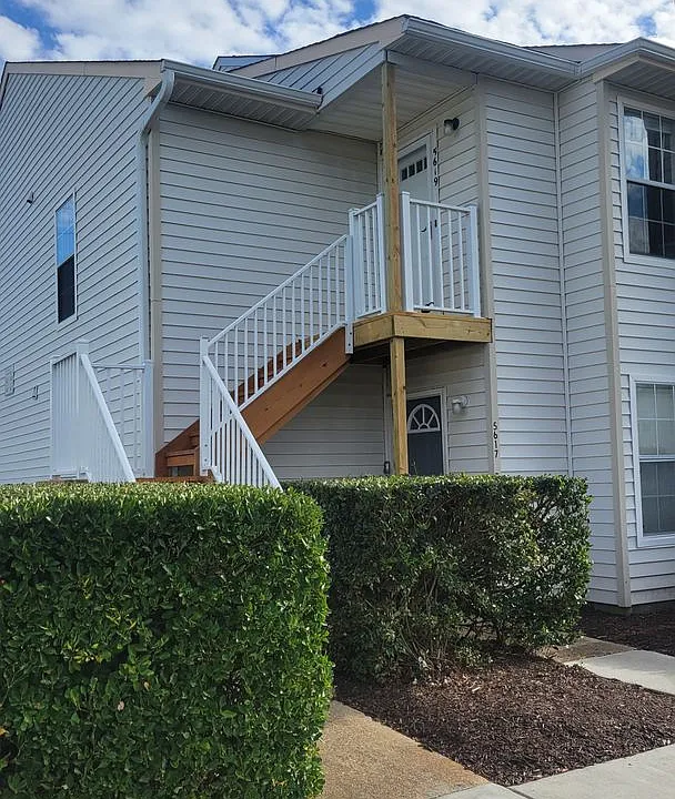 5619 Summit Arch