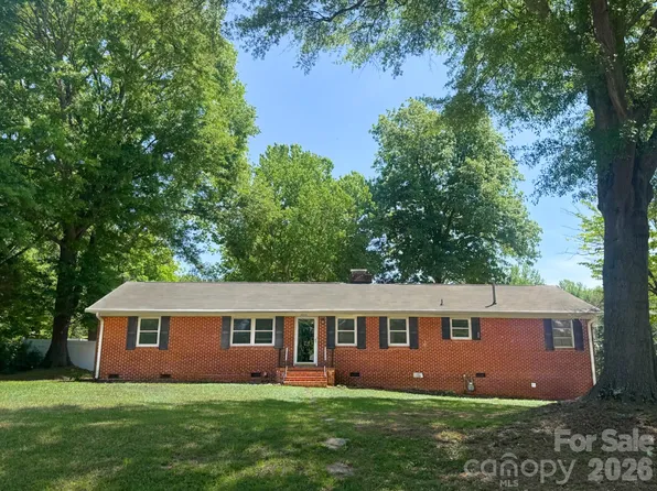 2044 Helen Dr, Gastonia, NC 28054