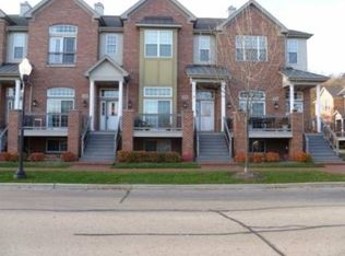 320 S Harrison St, Algonquin, IL 60102