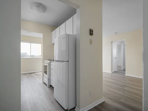 Parkwood Hills Residences, 3 Hogan St #1598898, Ottawa, ON K2E 5E8