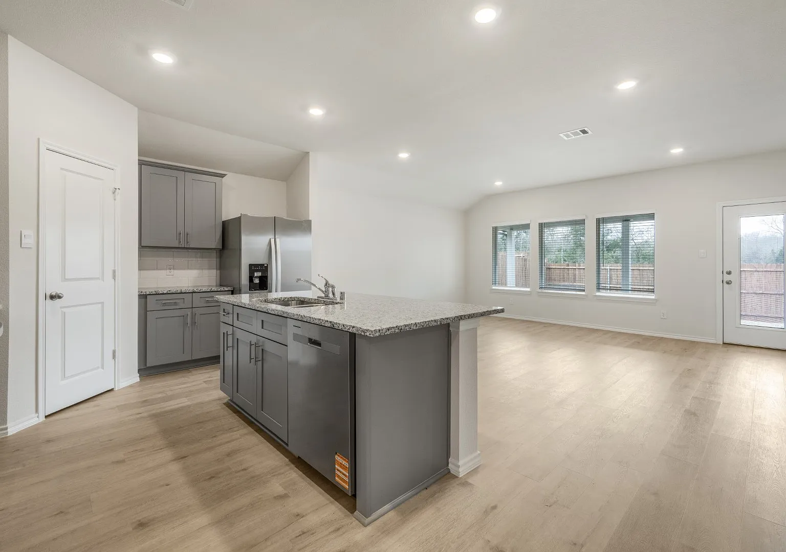 1511 Brooke Drive — Photo 3