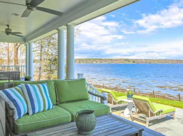 17 Glenview Lane, Belfast, ME 04915
