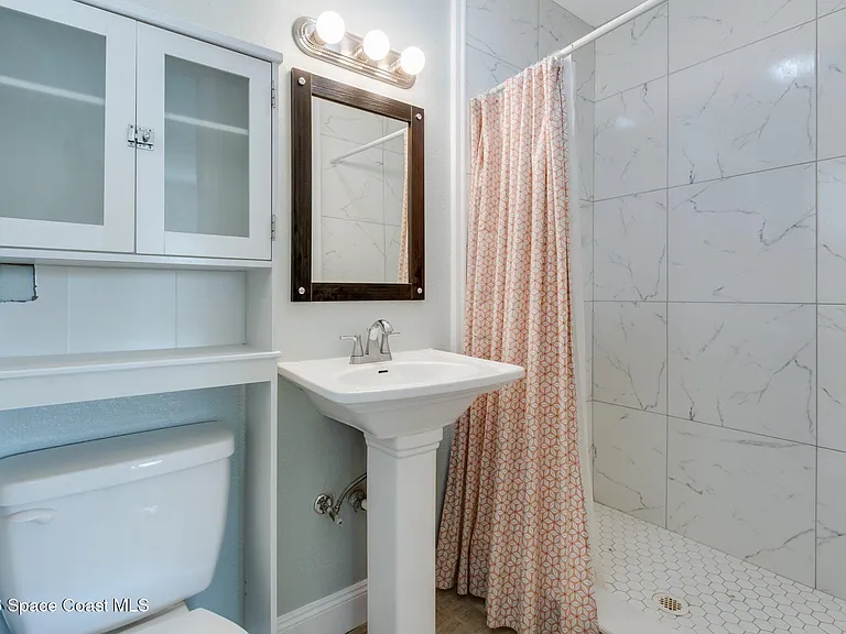 101 E Dover St — Photo 32