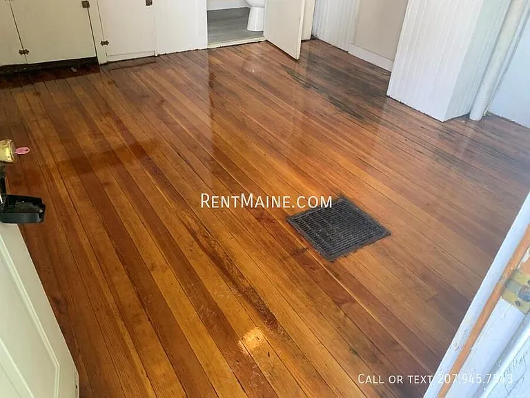 131 Main St — Photo 8