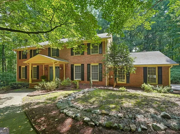 155 Forest Hall Ln, Fayetteville, GA 30214
