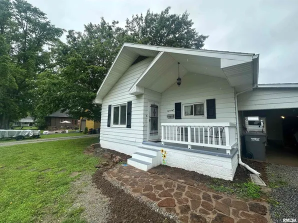 308 Blossom St, Carterville, IL 62918