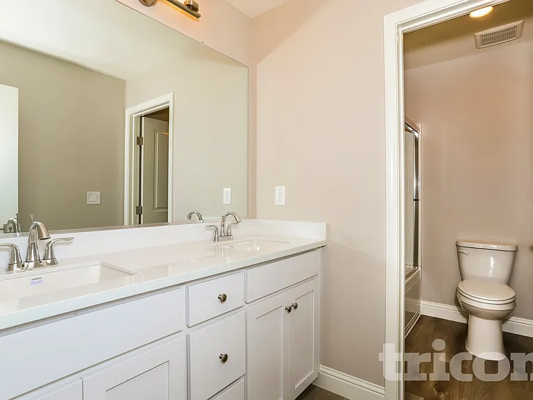 1238 Victorian St — Photo 8