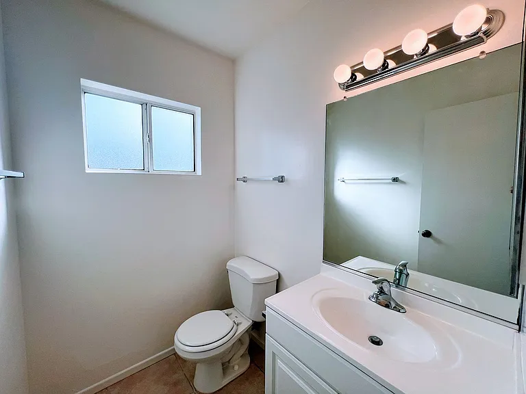 156 Date St — Photo 13