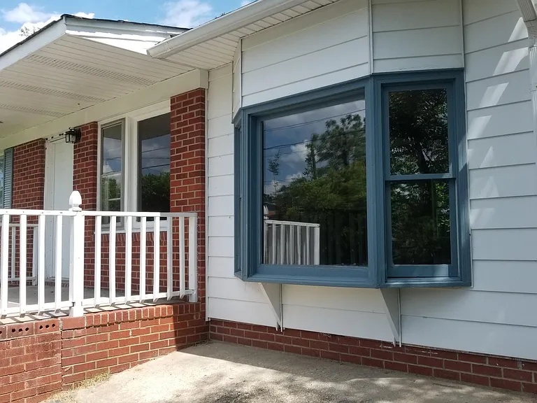 6406 Spring Hill Dr — Photo 3