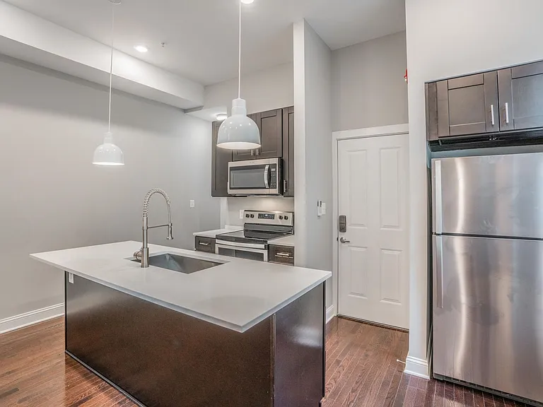 310 E Lanvale St — Photo 20