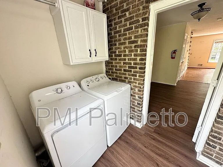 304 Princess St — Photo 17