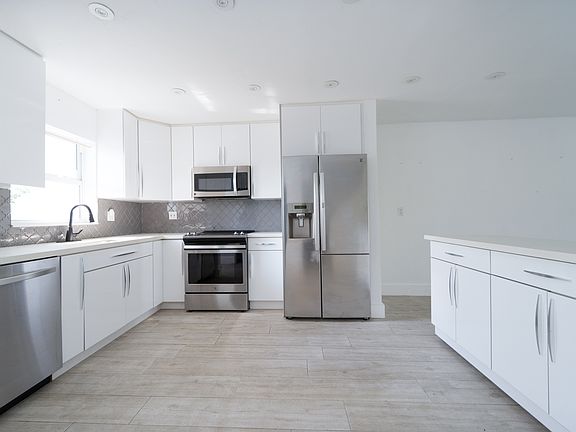 5th image of 2203 NE 123rd St #2203